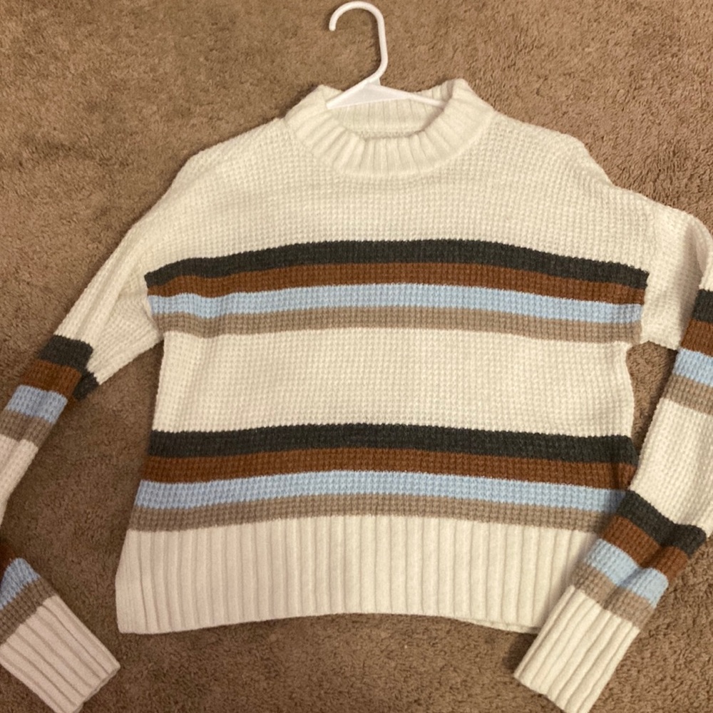 this is a So sweater from kohls. size S for $8. great quality & condition